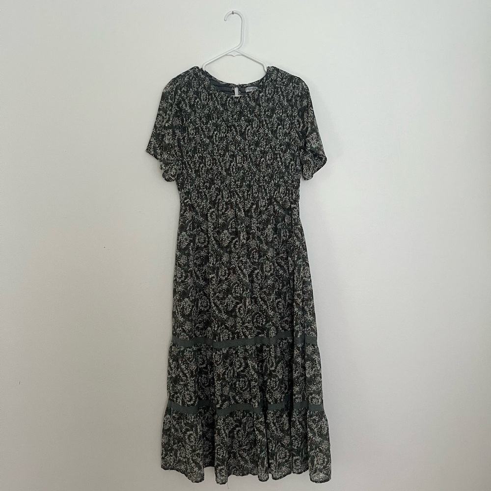 Chic Patterned Midi Dress in Green